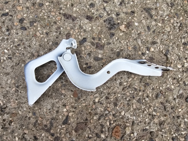 Петля капота, левая 534200R080 TOYOTA