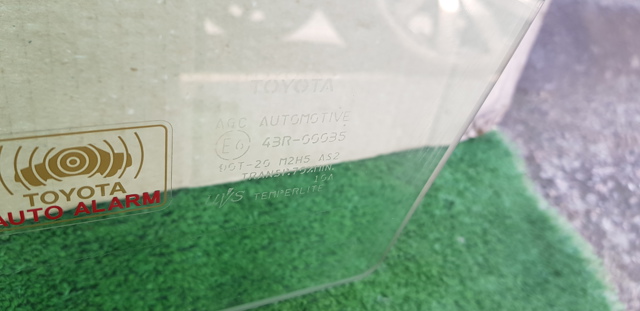 TOYOTA 6810233330 Стекло двери передней левой в наличии Одесса