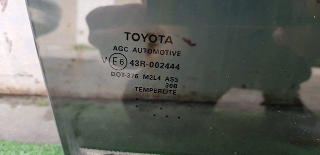 TOYOTA 681030E090 Стекло двери задней правой в наличии Сумы