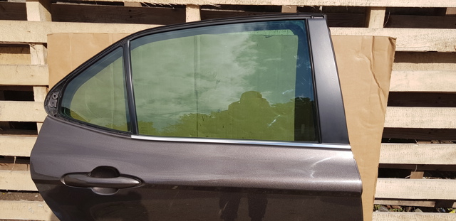 Окно задней двери 6811333300 TOYOTA