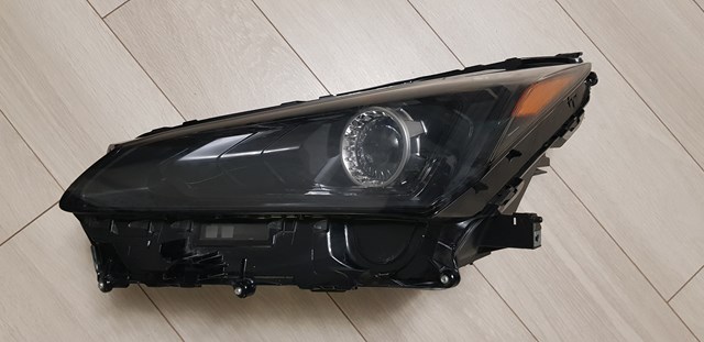 TOYOTA 8118578180 Левая фара в наличии Украина