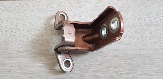 NISSAN 82420AG000 Петля двери задней правой в наличии Винница