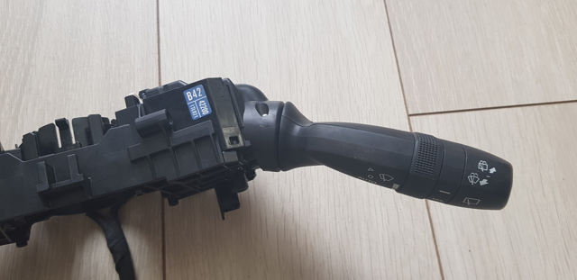 TOYOTA 8465242200 Переключатель подрулевой, центральная часть в наличии Каменское