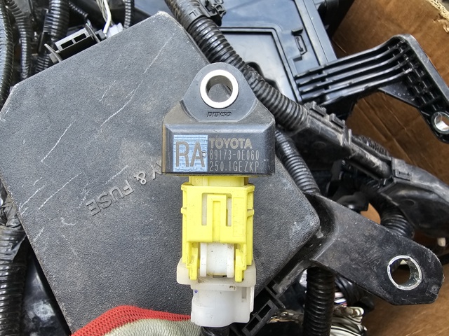 Датчик AIRBAG передний 891730E060 TOYOTA