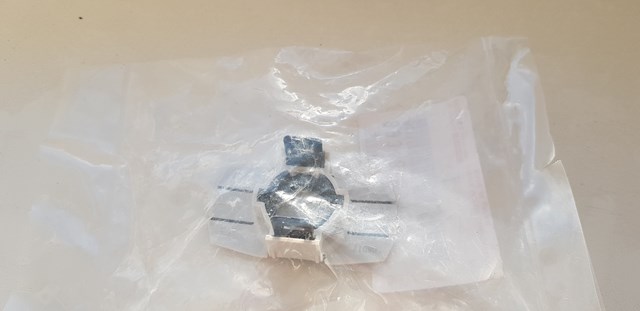 8934850130 TOYOTA Кронштейн датчика парктроника передний боковой купить в Ужгород