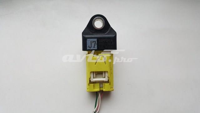 Датчик Эйрбэг передний 8983128040 TOYOTA