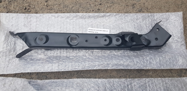 F25204EAEB NISSAN Верхняя рамка радиатора купить в Тернополь