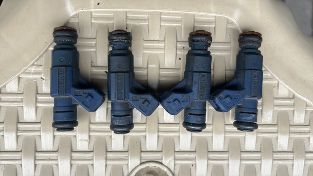 Форсунка впрыска топлива Ауди А4 B7