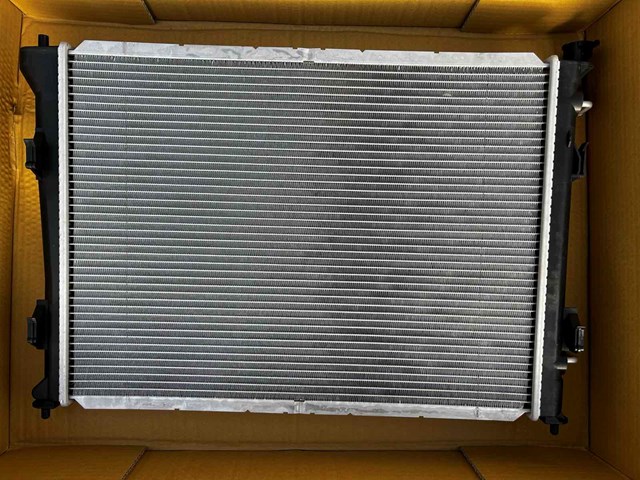 Радиатор охлаждения двигателя 4015083  hyundai elantra hd 06-11 . фото с нашего склада  	 4015083