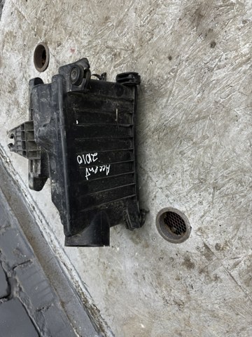 Корпус воздушного фильтра, нижняя часть 281121G000 HYUNDAI