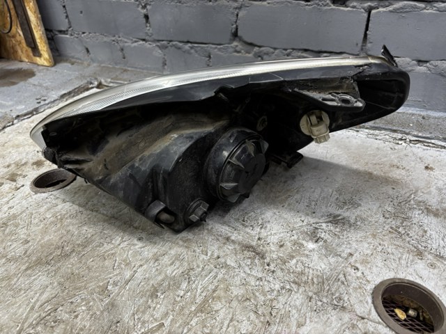 Правая блок фара 921021E088 HYUNDAI