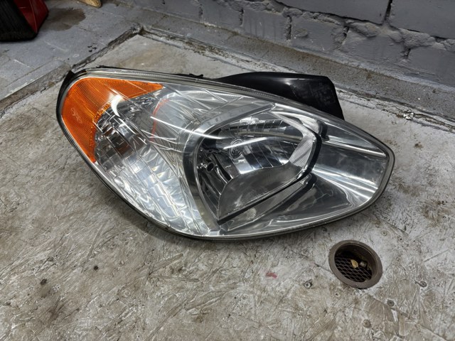 HYUNDAI 921021E088 Правая фара в наличии Украина
