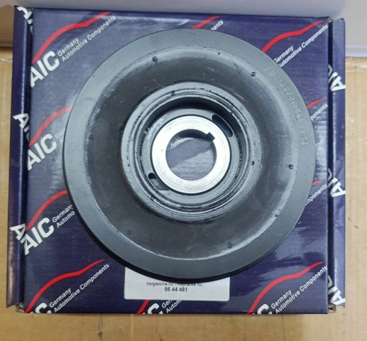 Демпфер коленвала 55555 AIC