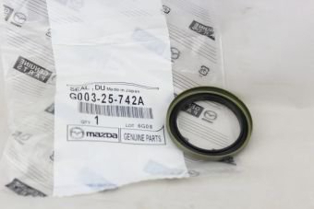 Сальник подвесного подшипника переднего промежуточного вала G00325742A MAZDA