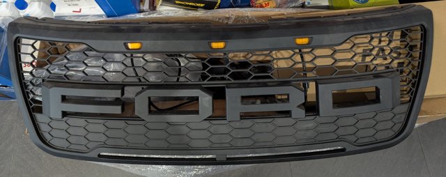 Облицовка радиатора BB5Z8A284AA FORD
