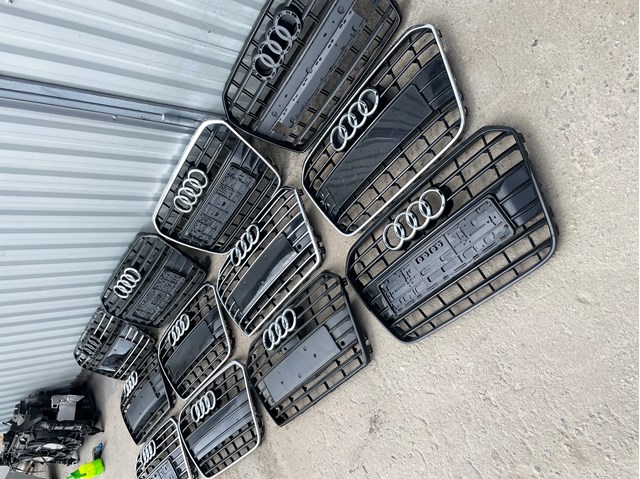Решетка радиатора 4G0853651 VAG