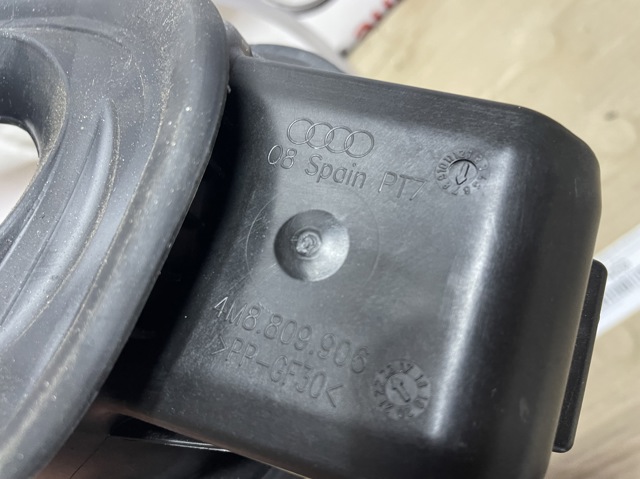 VAG 4M8809906 в наличии Днепр