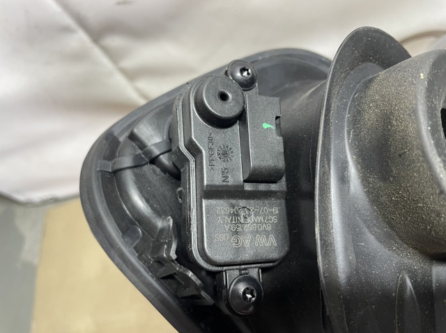 4M8809906 VAG купить в Днепр