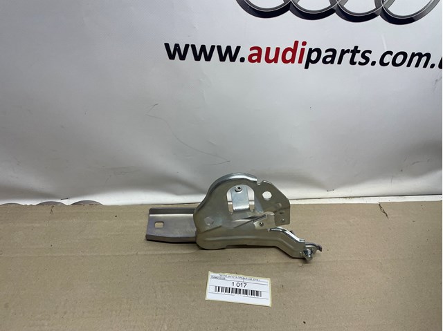 Шарнир капота 4M8823302B VAG
