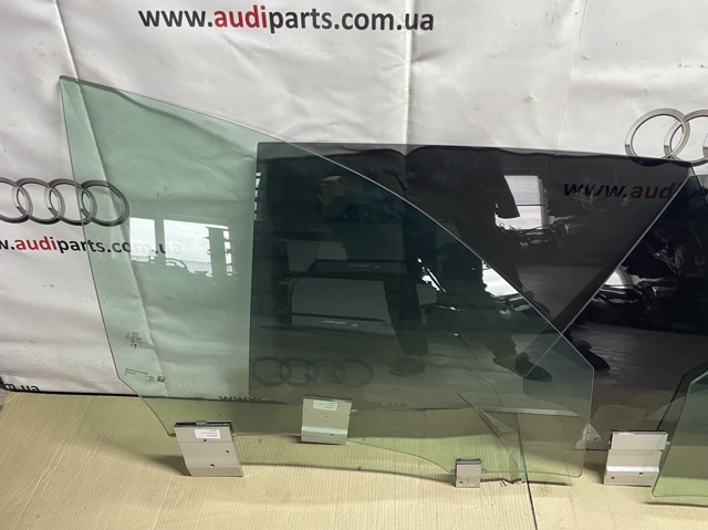4M8845022C Стекло двери передней правой купить Киев
