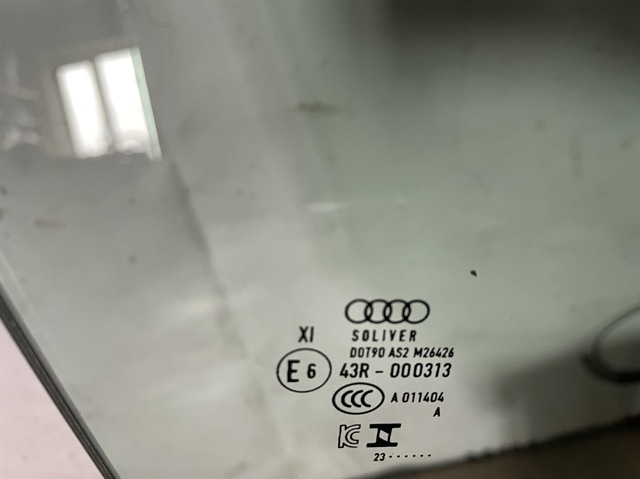 VAG 4M8845022C Стекло двери передней правой в наличии Днепр