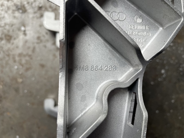 VAG 4M8864283 в наличии Днепр