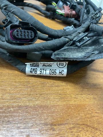 4M8971095HC купить Днепр