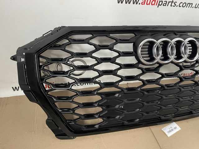 83F853651B Решетка радиатора купить Черкассы
