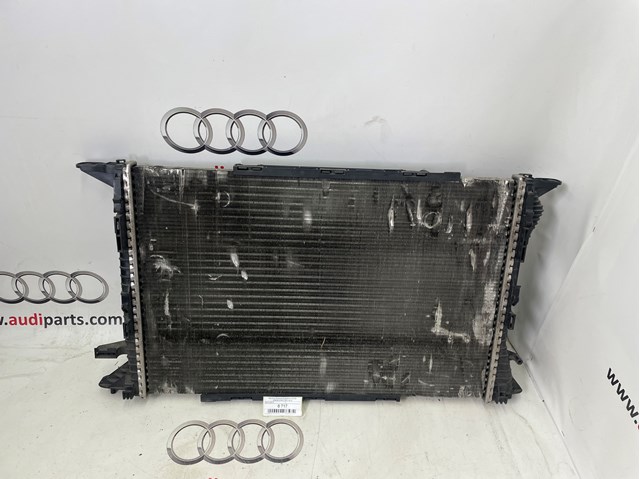 Радиатор охлаждения 8K0121251R VAG