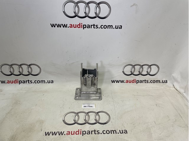 Кронштейн усилителя переднего бампера 8R0807134 VAG