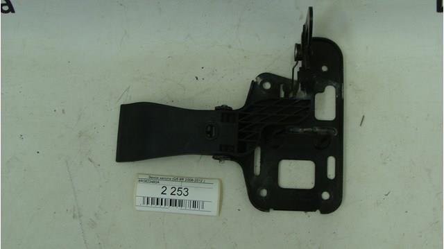 Стояк-крюк замка капота 8R0823480A VAG