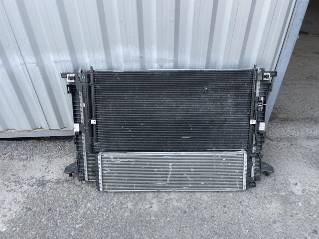 Радиатор охлаждения 8W0121251AA VAG