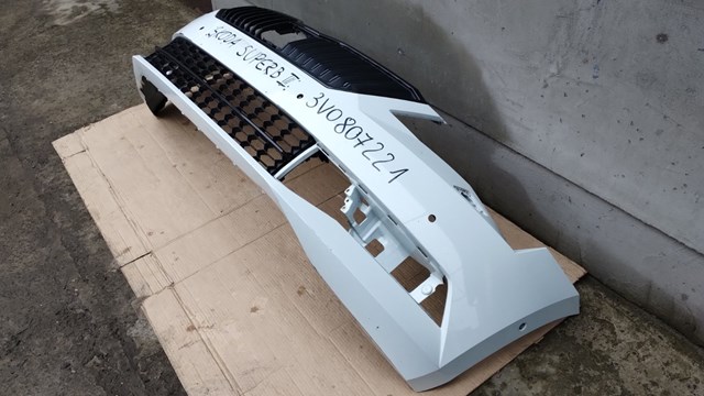 VAG 3V0853677 Решетка бампера в наличии Ужгород