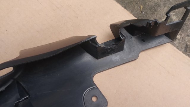 BMW 51117294838 Решетка бампера переднего центральная в наличии Ужгород