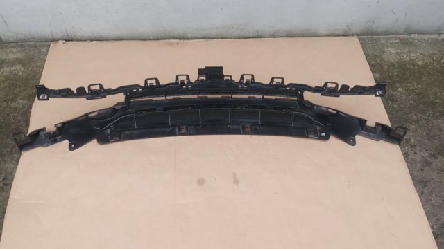 BMW 51117294838 Решетка бампера переднего центральная в наличии Черкассы