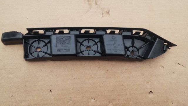 VAG 658807394 Направляющая заднего бампера правая в наличии Ирпень