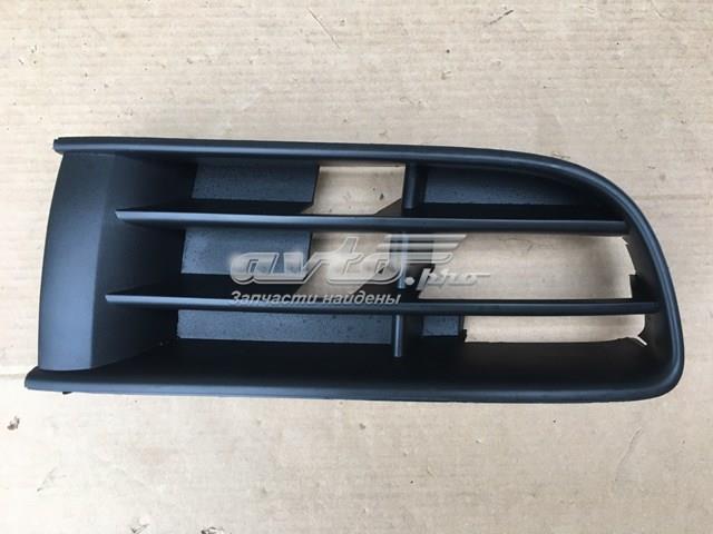 Решетка переднего бампера, правая 6Q0853666D VAG