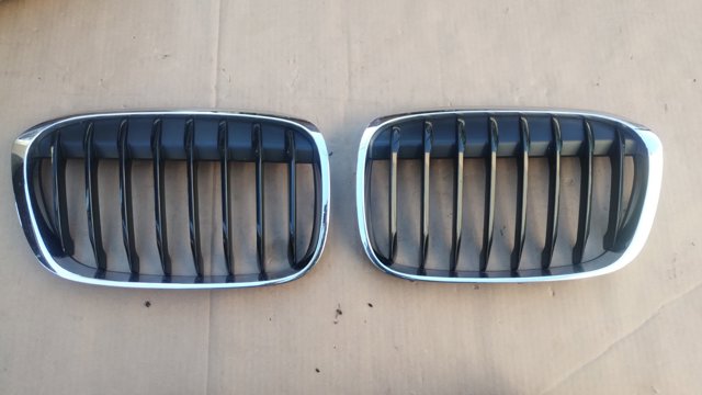 Решетка радиатора правая 7383364 BMW
