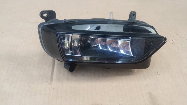 Туманка левая 8T0941699G VAG
