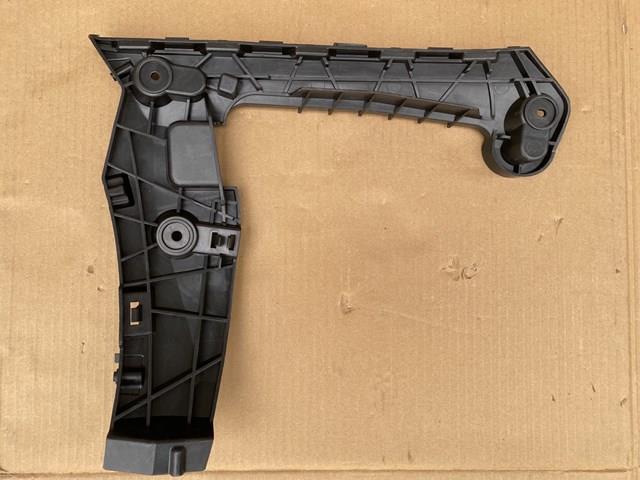 Направляющая переднего бампера, правая 8W9807454C VAG