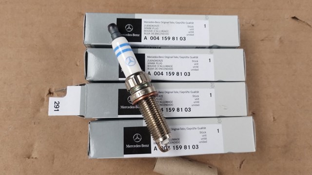 Свеча A0041598103 MERCEDES