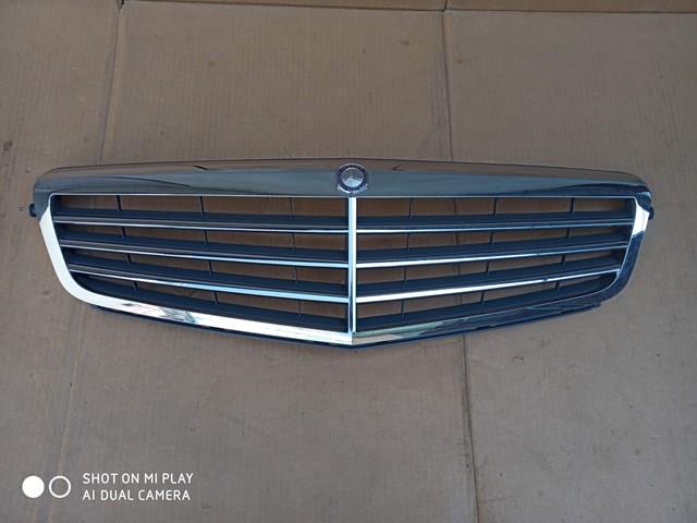 A2048801283 Mercedes решетка радиатора