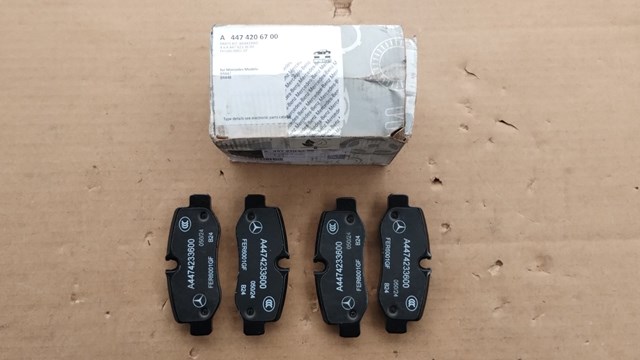 Колодки на тормоз задний дисковый A4474206700 MERCEDES
