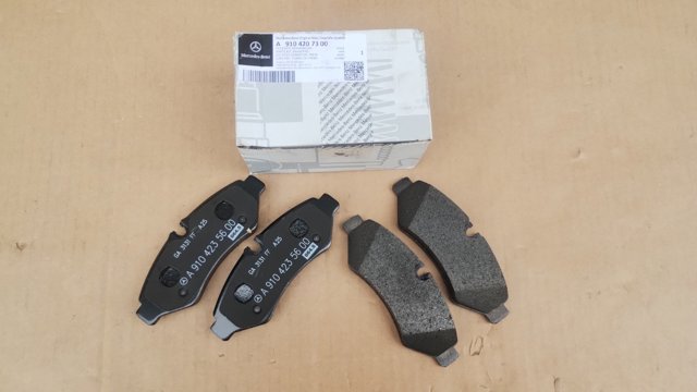 Задние тормозные колодки A9104207300 MERCEDES