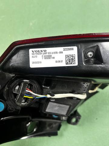 Стоп задний 32228898 VOLVO