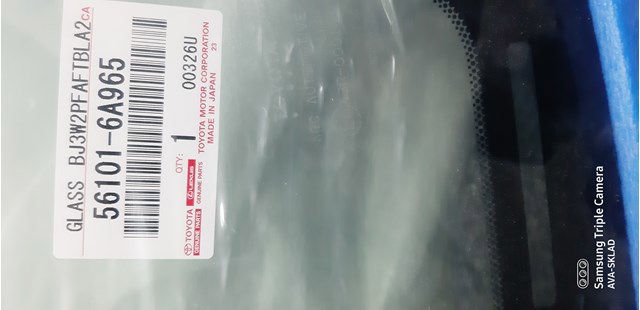 TOYOTA 561016A965 Стекло лобовое  в наличии Одесса