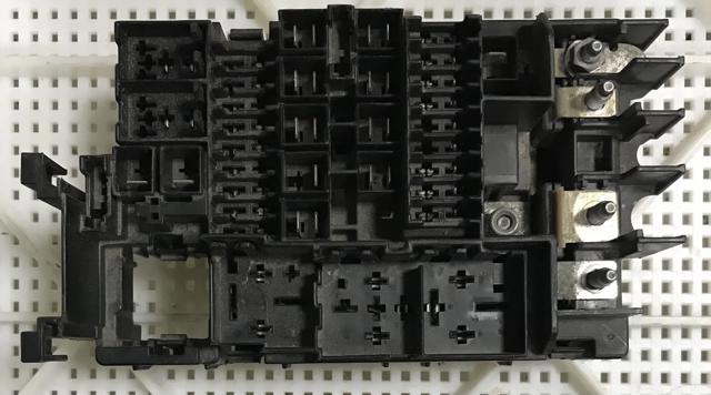 5C0937819L Блок предохранителей купить Черкассы