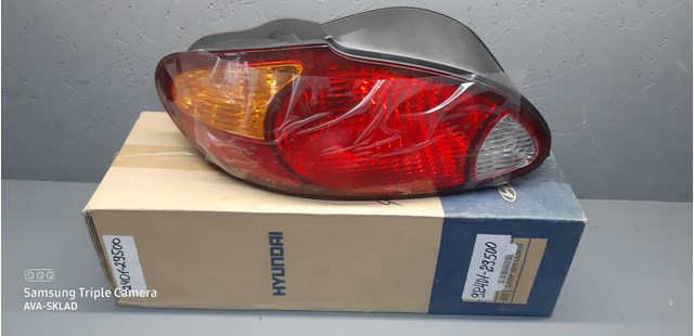 Задняя левая фара Hyundai Lantra 2
