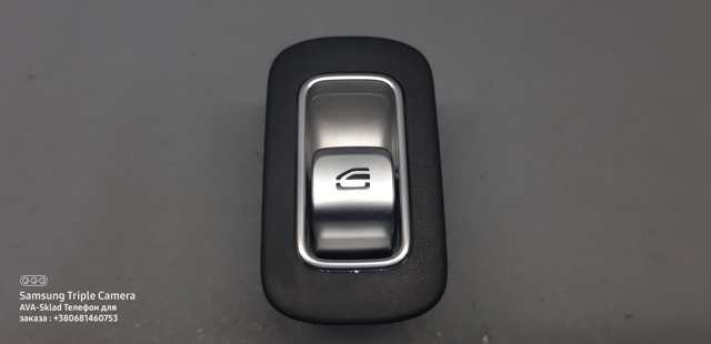 Кнопки переднего правого стекло подъёмника A16790546017N49 MERCEDES
