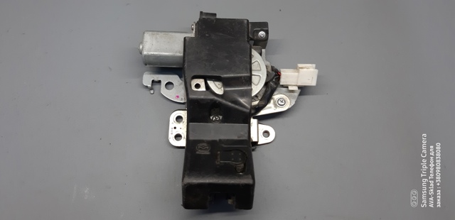Замок двери багажника GS1M62310C MAZDA